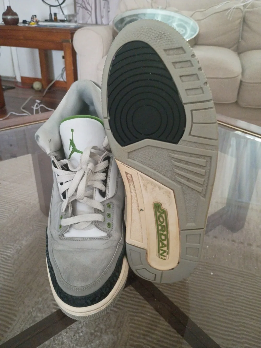 Jordan selling pre